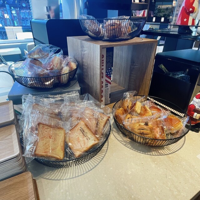 TSUTAYA BOOKSTORE SHARE LOUNGE MARUNOUCHI的实拍高清图