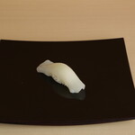 寿司菜的实拍图