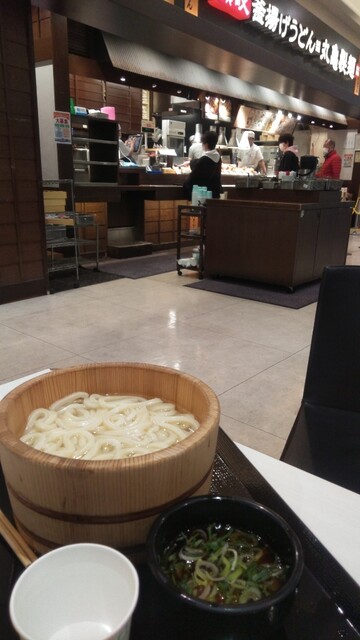 丸亀製麺 イオンモールKYOTO店的实拍高清图