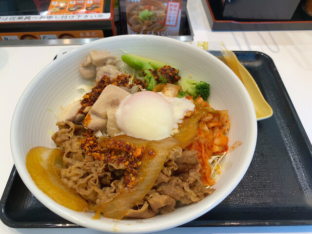 吉野家 御堂筋難波店的实拍高清图