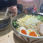 俺流塩らーめん 渋谷総本店的实拍图