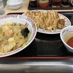 餃子の王将 南森町店的实拍图