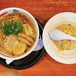 おいしい塩らーめん 波の花 亀岡店的实拍图