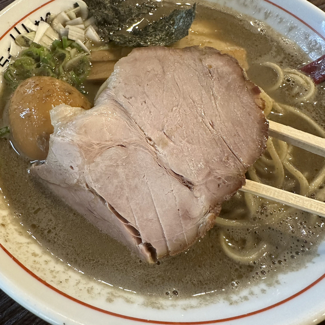 らー麺 山さわ的实拍图