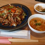 141 OUJI TABLE的實拍圖