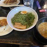 酒池肉林的实拍图