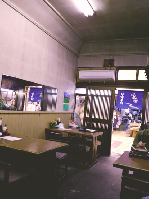 お食事処　つる食的实拍高清图