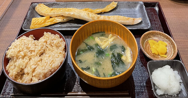 炭火焼干物定食 しんぱち食堂 天神パルコ店的實拍高清圖