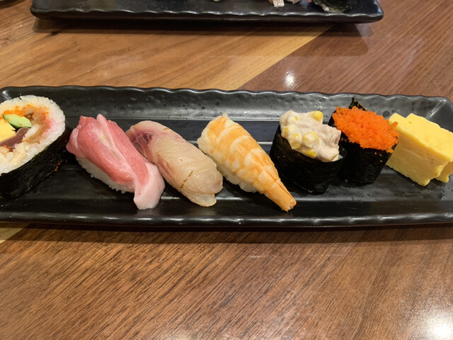 すし屋魚真 下北沢店的實拍高清圖