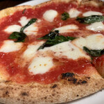 Pizzeria Bar Trico 新橋本店的实拍图