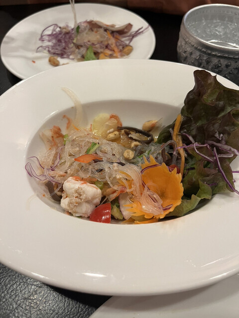 タイ料理 ガパオ的实拍高清图