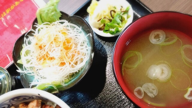 炭火焼豚丼 七凛茶屋坊ず的实拍高清图
