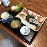 やま六鮨的实拍图