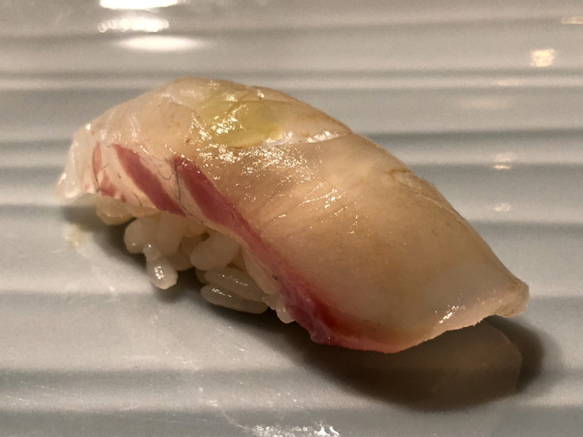 青山鮨孝的實拍高清圖