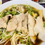 たかばしラーメン 亀岡店的实拍图