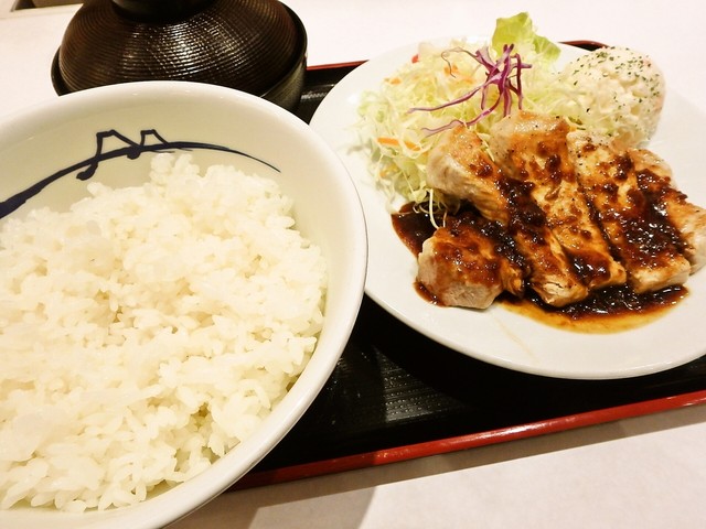 松屋 府中店的实拍高清图