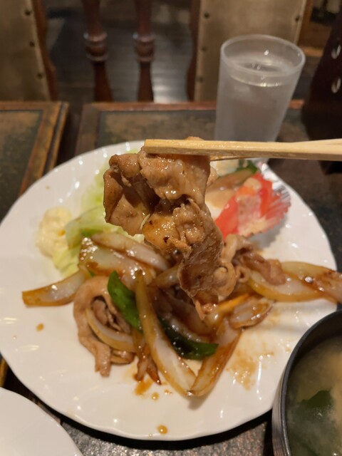カフェ 泥人形的实拍高清图