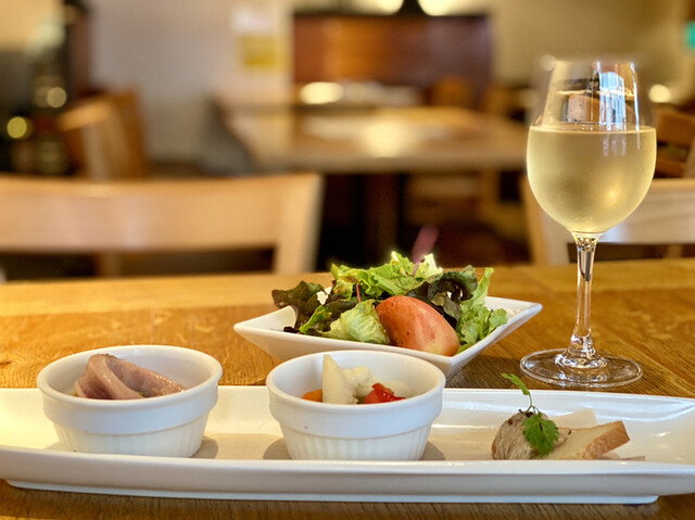 recommendations image for 表参道ワイン食堂Den