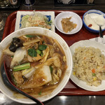 新中華 三食四季的實拍圖