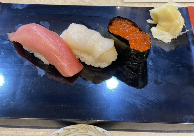 立喰い寿司 鮨處八千代 新宿三丁目店的實拍高清圖