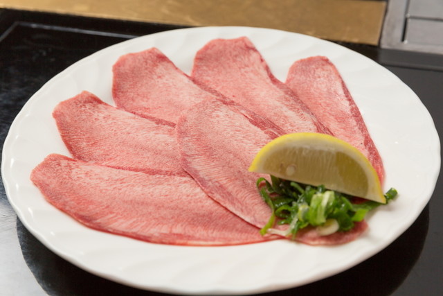 炭火焼肉ながとや的实拍高清图