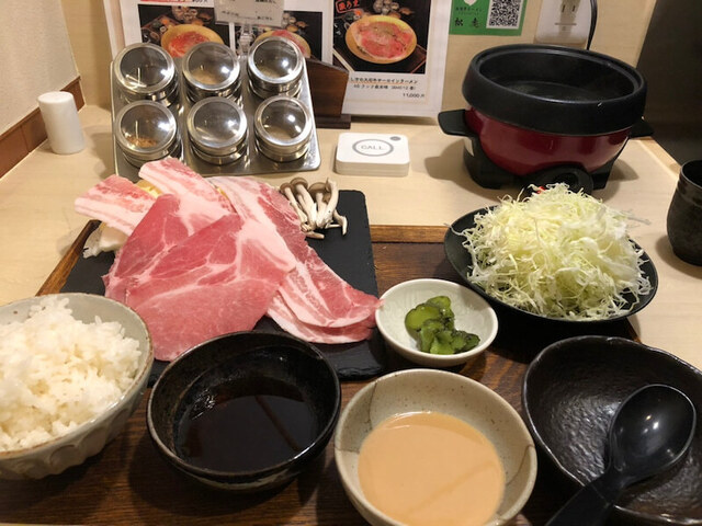 松阪牛ラーメン 一人しゃぶしゃぶ 松虎的實拍高清圖