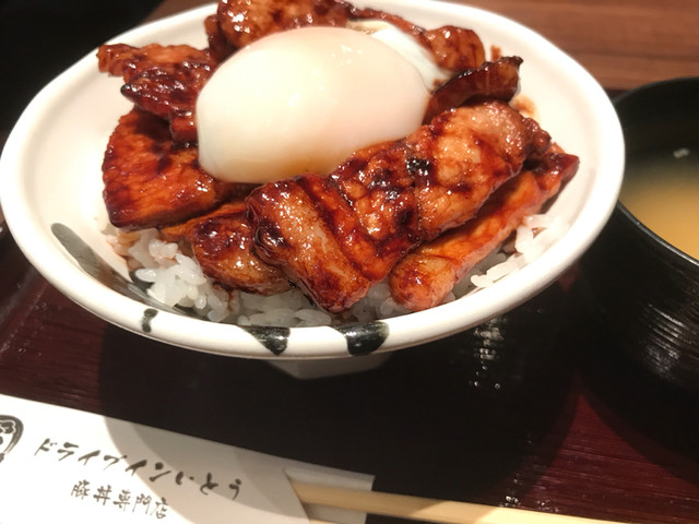 ドライブインいとう豚丼名人 新千歳空港店的實拍高清圖