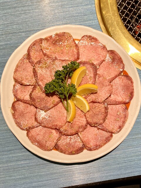 recommendations image for 炭火焼肉 こうしん