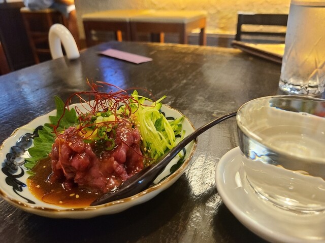 日本酒居酒屋 鍋横 赤燈的實拍高清圖