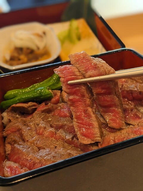 肉と庭 まつを的实拍高清图