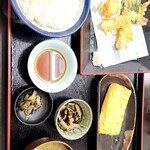 金四郎食堂的实拍图