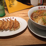 大阪王将 泉佐野安松店的实拍图