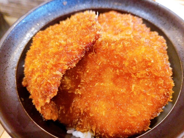 新潟カツ丼 タレカツ 神保町すずらん通り店的实拍高清图