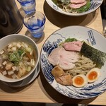 本田麺業 神田西口駅前店的實拍圖