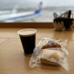 TSUTAYA BOOKSTORE CAFE LOUNGE 福岡空港店的實拍圖
