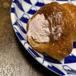 MILK IN BREAD的实拍图