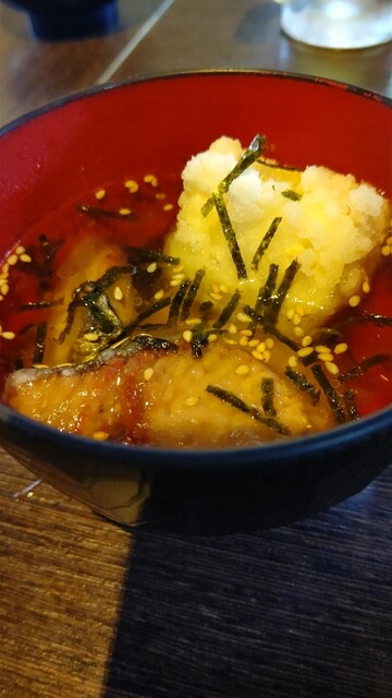 魚と旬菜と日本酒　炙りのどまん中的实拍高清图