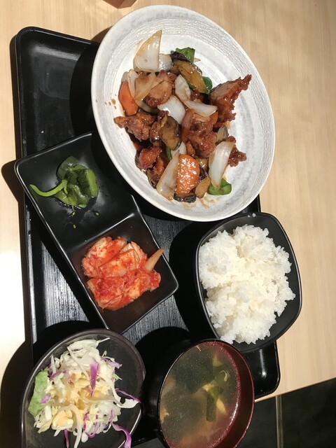 和牛肉寿司としゃぶしゃぶ 個室居酒屋 遊山 新宿店的實拍高清圖