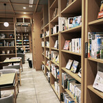 LAMP LIGHT BOOKS CAFE的實拍圖