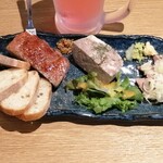 大衆酒場 もつ焼きおとんば 御徒町店的實拍圖