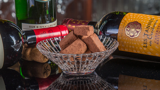 バー クラ クラ的实拍高清图