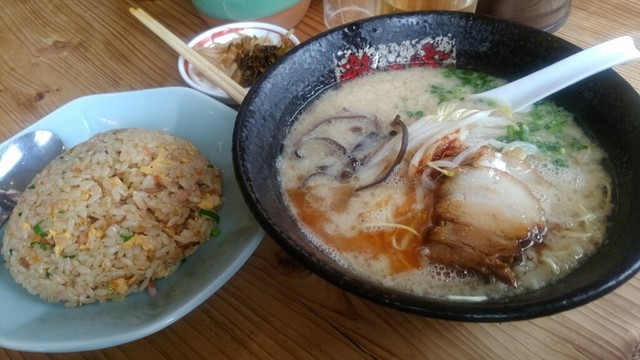 ラーメン龍の家 春日店的实拍高清图