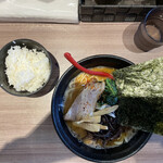 横浜家系らーめん 三元 北大前店的實拍圖