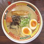 九州じゃんがららあめん 原宿店的實拍圖