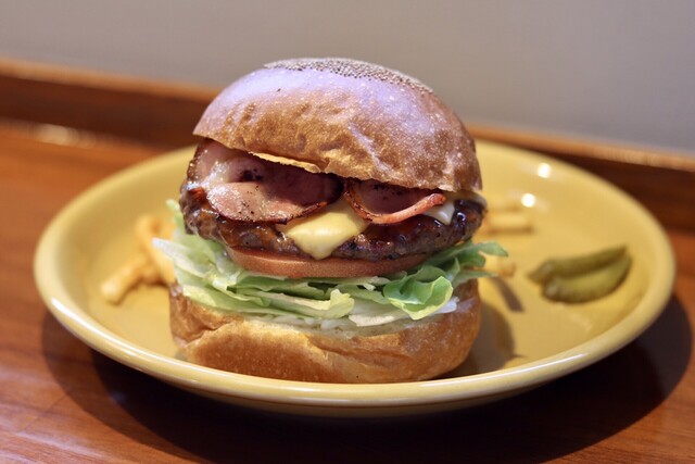 バーガーショップホットボックス的实拍高清图