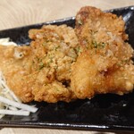 鶏部長と豚課長的实拍图