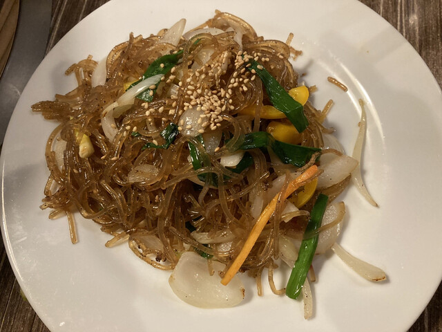 焼肉・しゃぶしゃぶ 肉の鶴々亭的实拍高清图