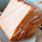 MILK IN BREAD的实拍图