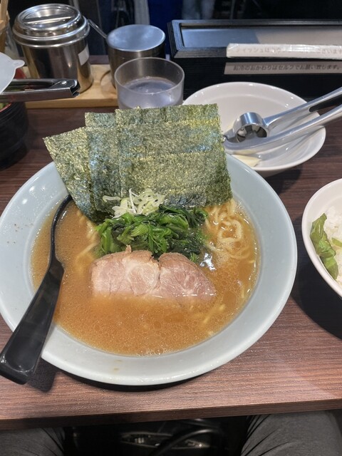 横浜家系らーめん侍 渋谷本店的實拍高清圖