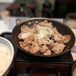 吉野家 芝田町店的實拍圖